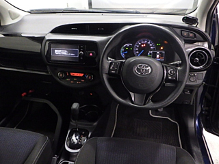 TOYOTA VITZ 2018