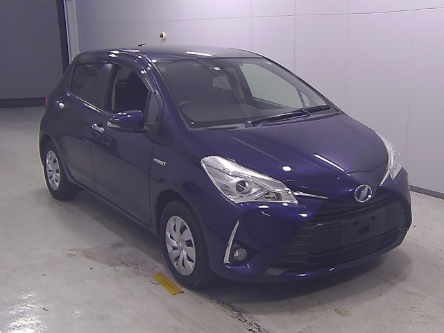 TOYOTA VITZ 2018
