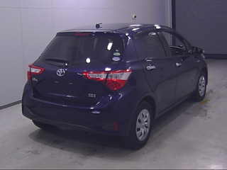 TOYOTA VITZ 2018