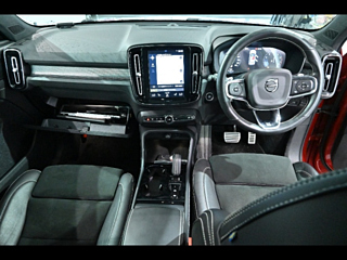 VOLVO XC40 2020