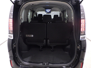 TOYOTA VOXY 2014