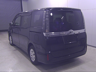 TOYOTA VOXY 2014