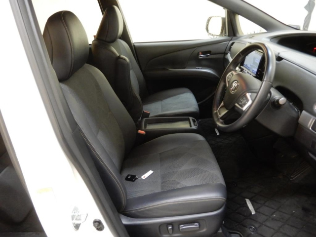 TOYOTA ESTIMA 2016