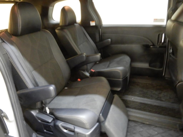 TOYOTA ESTIMA 2016
