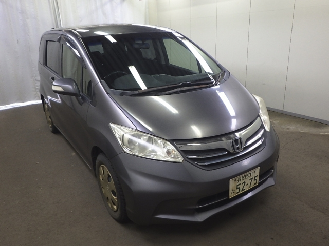 HONDA FREED 2013