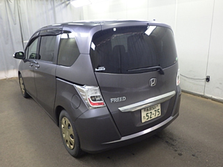 HONDA FREED 2013