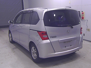 HONDA FREED 2010