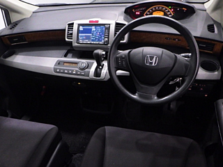 HONDA FREED 2010