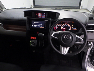 TOYOTA ROOMY 2018