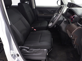 TOYOTA ROOMY 2018