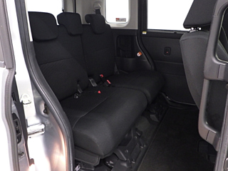 TOYOTA ROOMY 2018