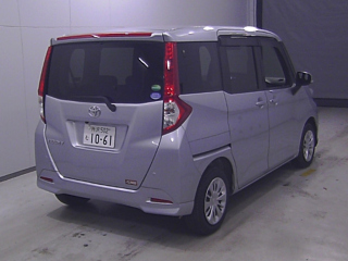 TOYOTA ROOMY 2018