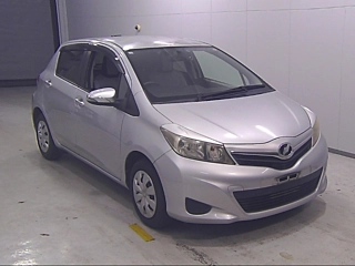 TOYOTA VITZ 2010