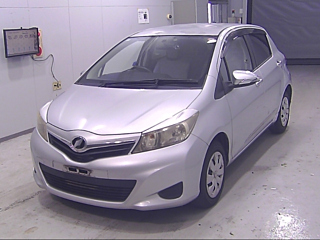 TOYOTA VITZ 2010