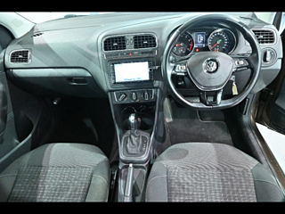 VOLKSWAGEN POLO 2015