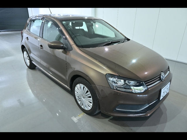VOLKSWAGEN POLO 2015