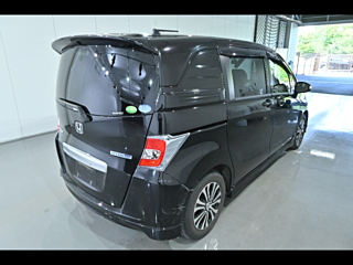 HONDA FREED 2015