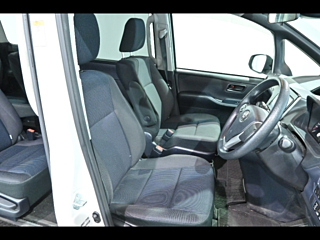 TOYOTA VOXY 2016