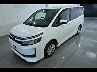 TOYOTA VOXY 2016
