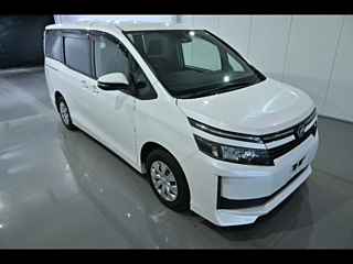 TOYOTA VOXY 2016