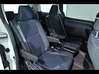 TOYOTA VOXY 2016