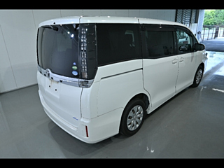 TOYOTA VOXY 2016