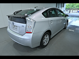 TOYOTA PRIUS 2011