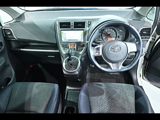TOYOTA RACTIS 2012