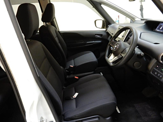 NISSAN SERENA 2018