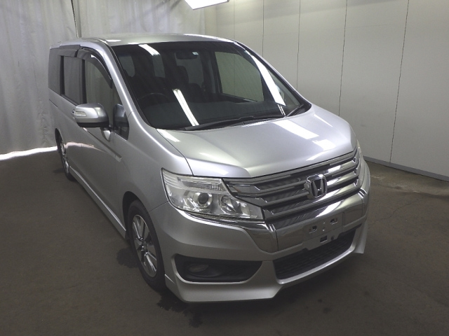 HONDA STEP WAGON 2012
