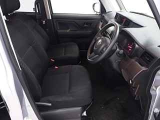 TOYOTA ROOMY 2018