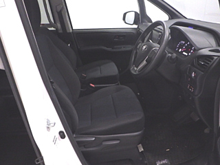 TOYOTA VOXY 2014