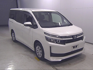TOYOTA VOXY 2014