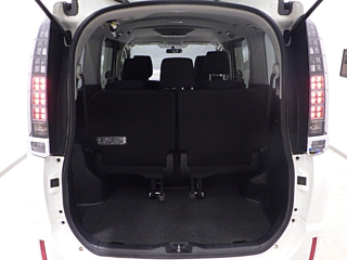 TOYOTA VOXY 2014