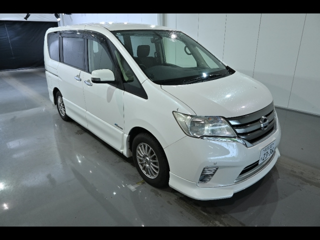 NISSAN SERENA 2013