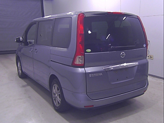 NISSAN SERENA 2010
