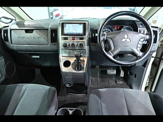 MITSUBISHI DELICA D5 2010
