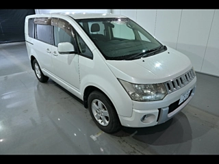 MITSUBISHI DELICA D5 2010