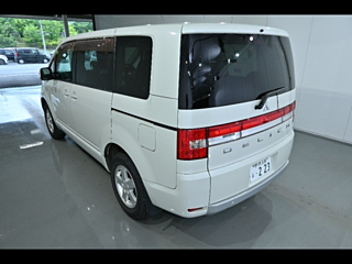 MITSUBISHI DELICA D5 2010