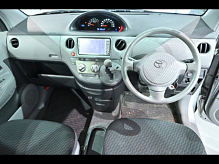 TOYOTA SIENTA 2010
