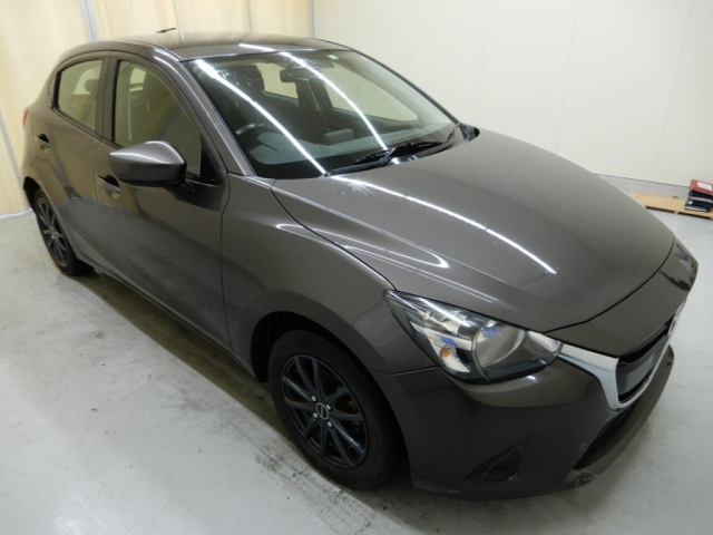 MAZDA DEMIO 2016