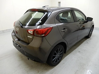 MAZDA DEMIO 2016