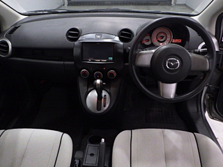 MAZDA DEMIO 2010