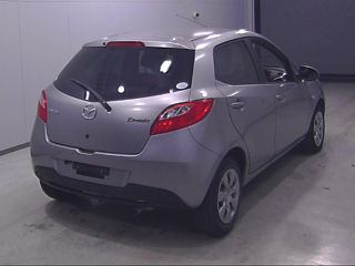 MAZDA DEMIO 2010