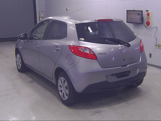 MAZDA DEMIO 2010