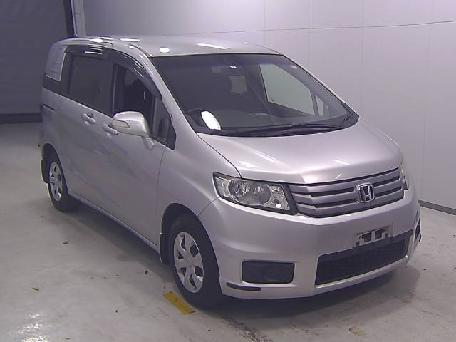HONDA FREED 2013