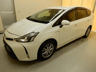 TOYOTA PRIUS ALPHA 2017