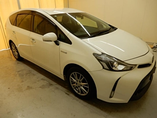 TOYOTA PRIUS ALPHA 2017