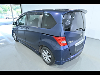HONDA FREED 2011