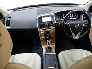 VOLVO XC60 2017